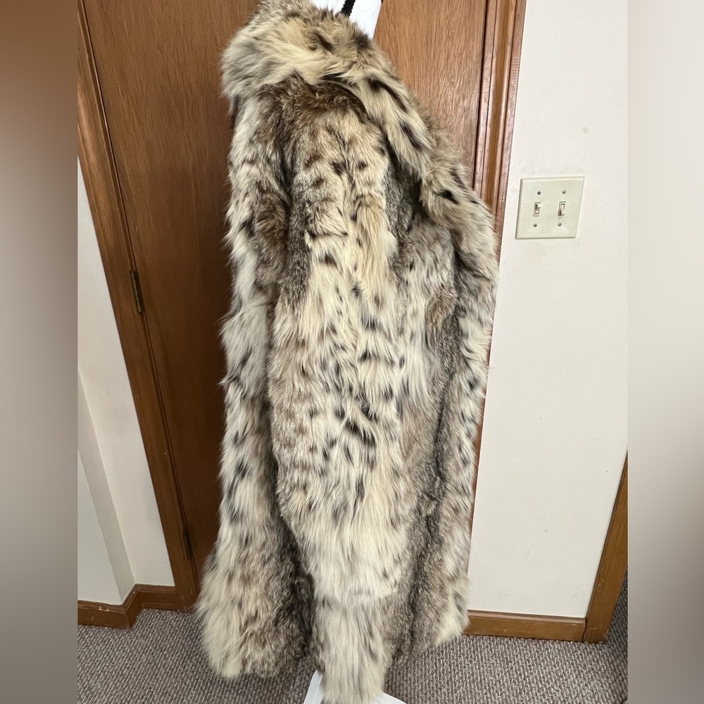 Vintage Fur Coat - Picture 5 of 8